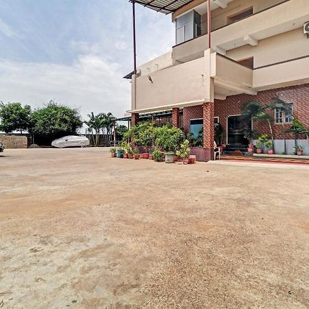Oyo 81409 Hotel Sivajothi 투티코린 외부 사진