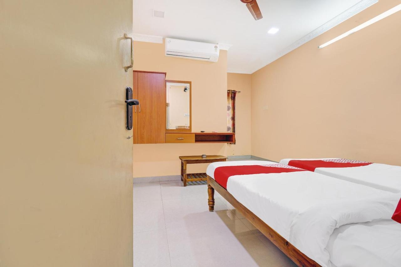 Oyo 81409 Hotel Sivajothi 투티코린 외부 사진