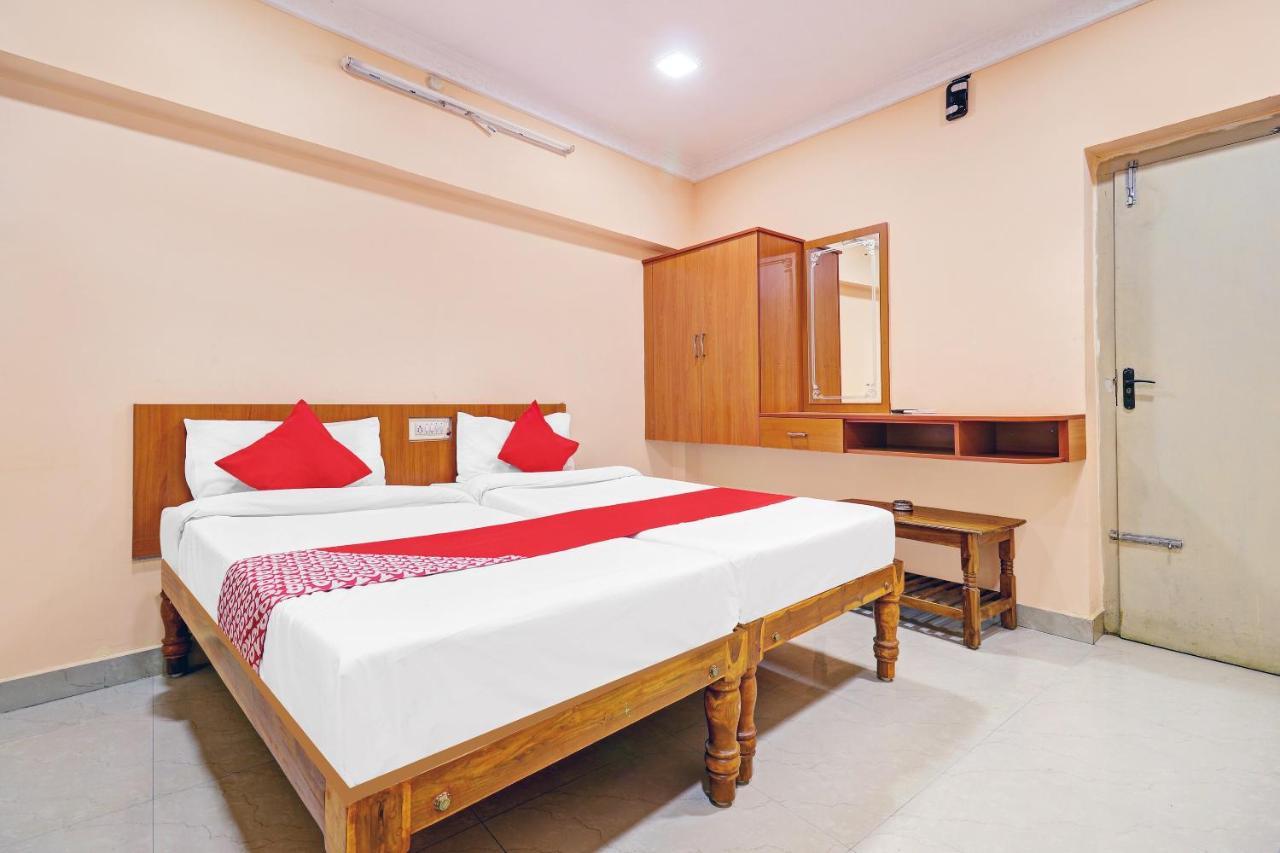 Oyo 81409 Hotel Sivajothi 투티코린 외부 사진