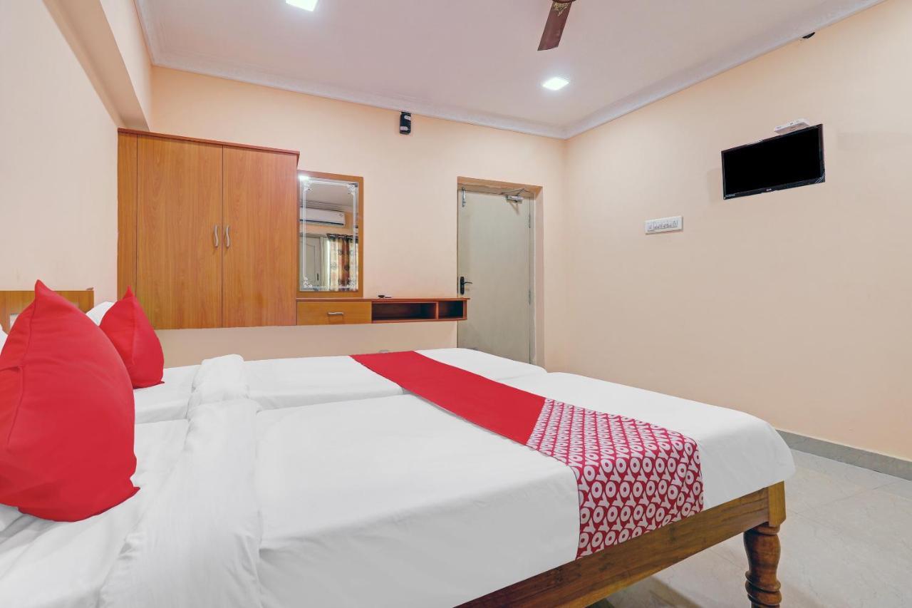 Oyo 81409 Hotel Sivajothi 투티코린 외부 사진