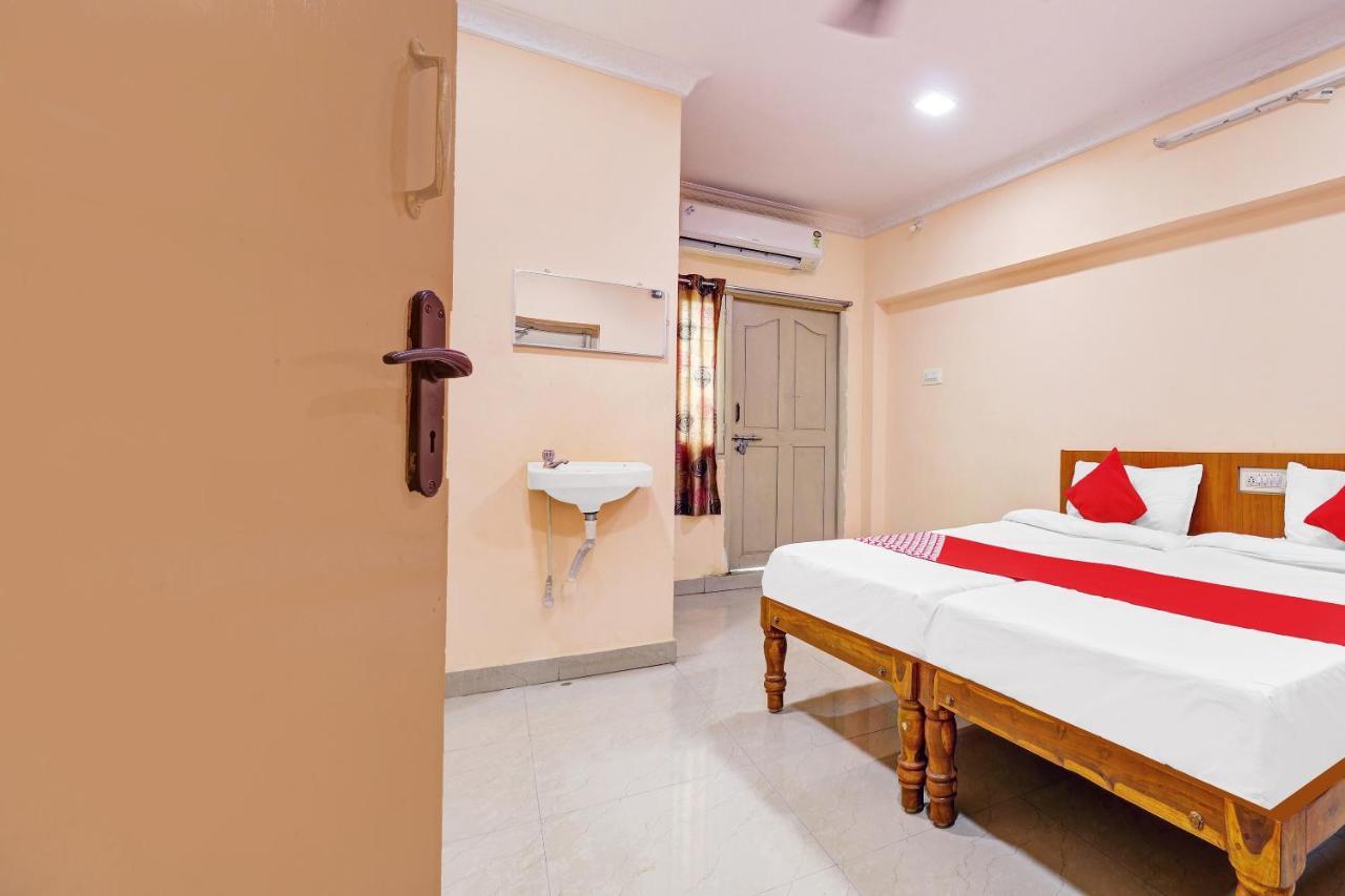 Oyo 81409 Hotel Sivajothi 투티코린 외부 사진