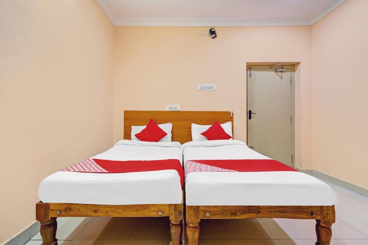 Oyo 81409 Hotel Sivajothi 투티코린 외부 사진