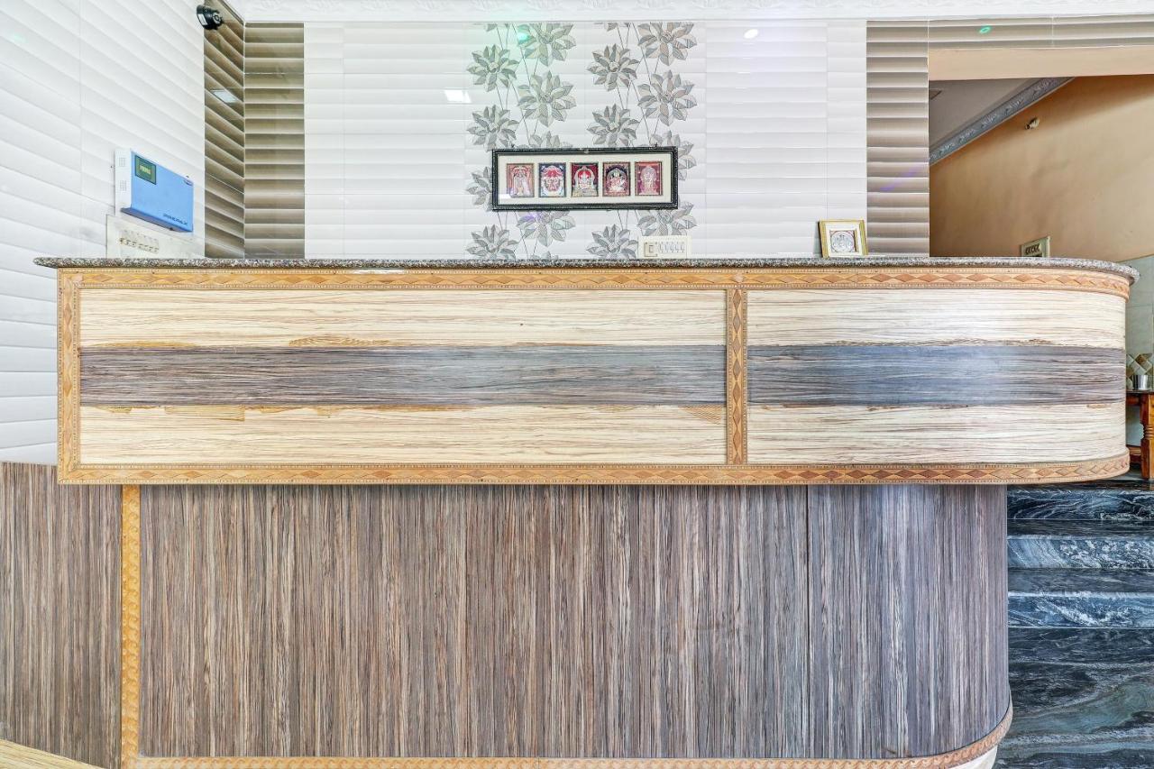 Oyo 81409 Hotel Sivajothi 투티코린 외부 사진