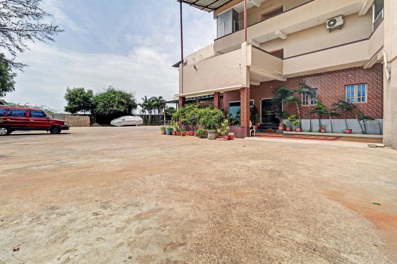 Oyo 81409 Hotel Sivajothi 투티코린 외부 사진